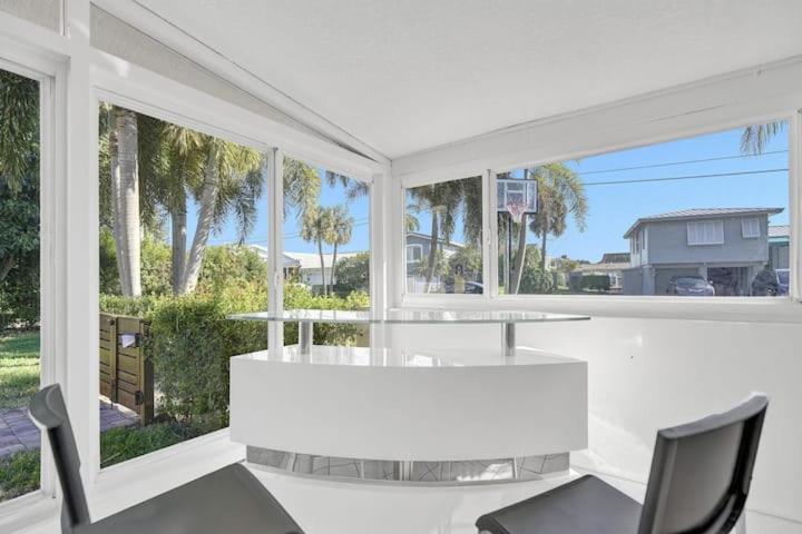 Beautiful 4 Bedrooms/Pool/Walk To Beach 迪尔菲尔德海滩 外观 照片