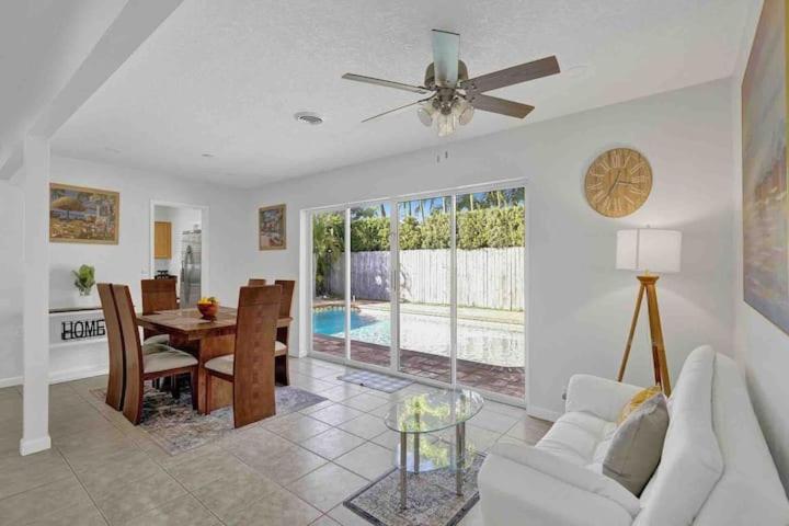 Beautiful 4 Bedrooms/Pool/Walk To Beach 迪尔菲尔德海滩 外观 照片